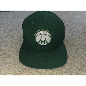 Mitchell & Ness Milwaukee Bucks Snap Back Hat
